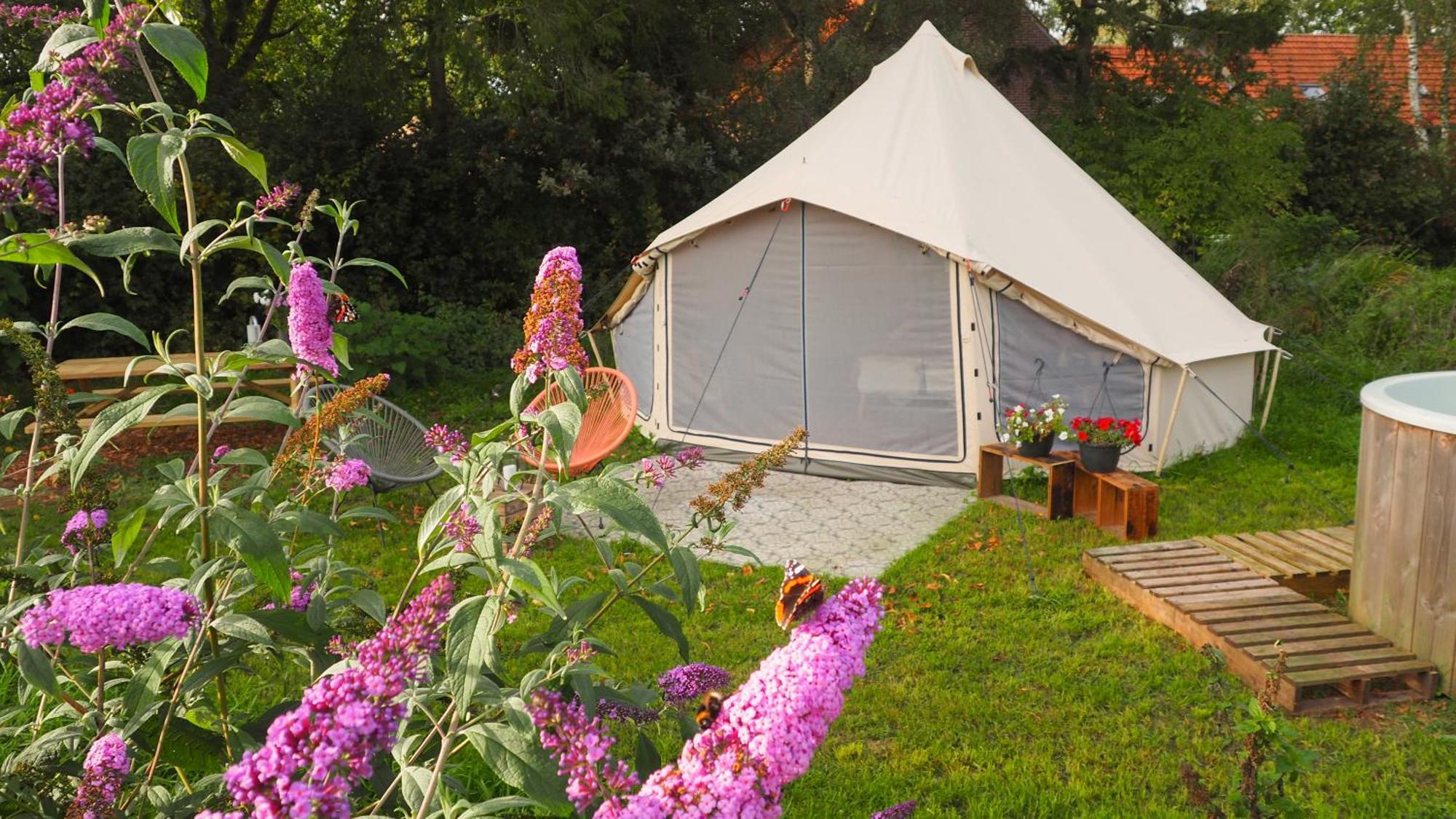 Bell Tent In Een Voedselbos Nederweert-Eind Exterior foto
