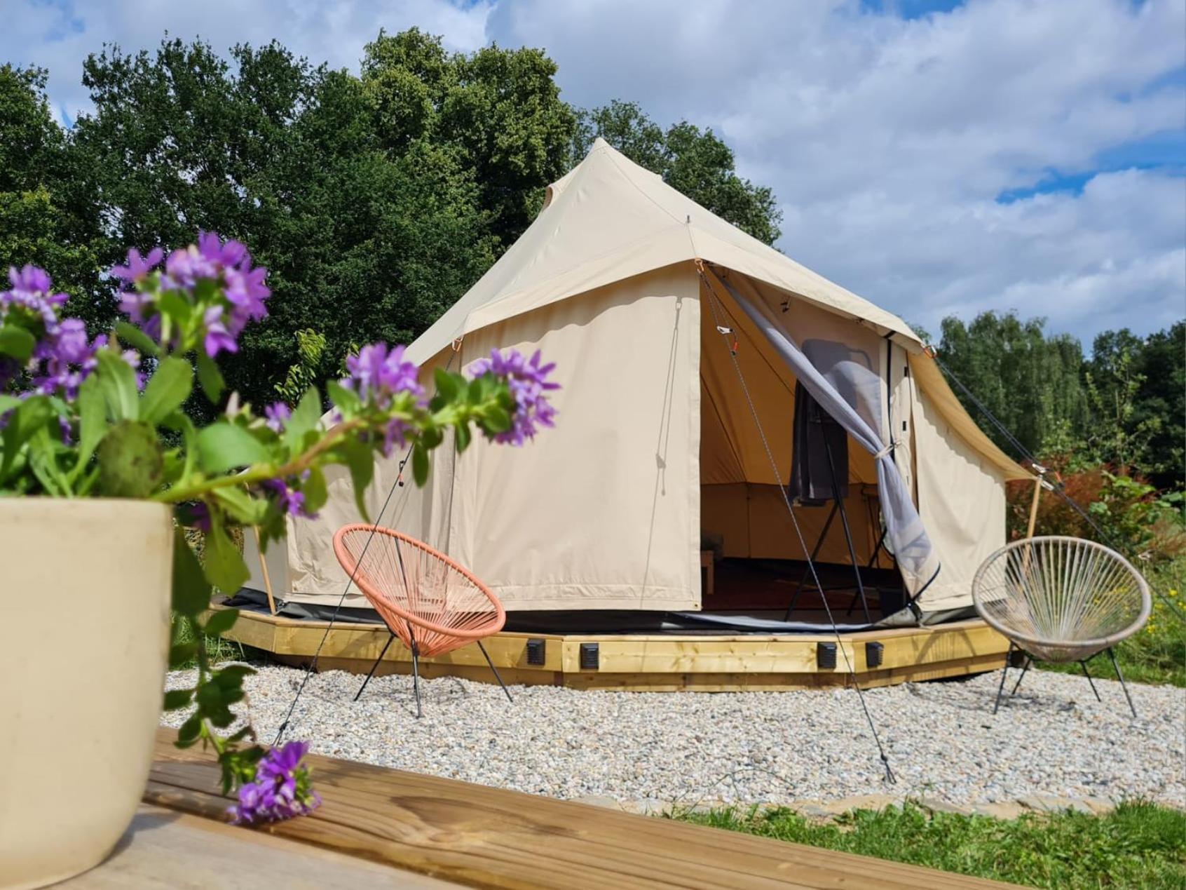 Bell Tent In Een Voedselbos Nederweert-Eind Exterior foto